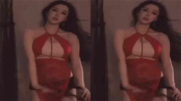 斗鱼极品女神阿水土豪定制视频！特写镜头下狂抖蜜桃臀 骚到出水！