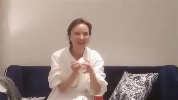 探花铁牛系列三 勾引撩骚极品美女 偷拍对白调情后爆操内射