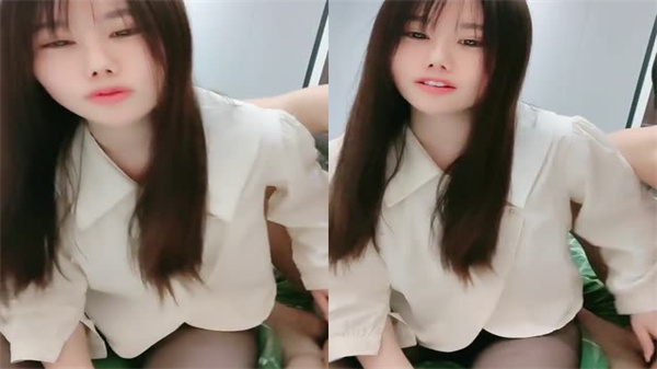 黑丝巨臀小姐姐主动求虐，任狼友抠穴玩弄，激烈爆肏高潮喷水！