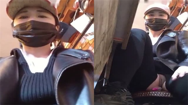 骚浪老板娘开档裤里塞跳蛋,大排档上招呼客人!