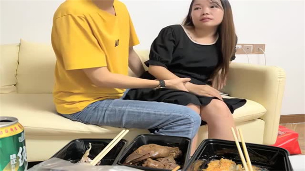 瘦猴先生探花狂操巨乳纯情小姐姐 内射高潮喷汁