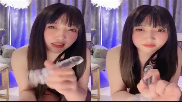丝袜肥臀巨乳御姐假屌狂插 淫声浪语挑逗玩弄无毛嫩穴
