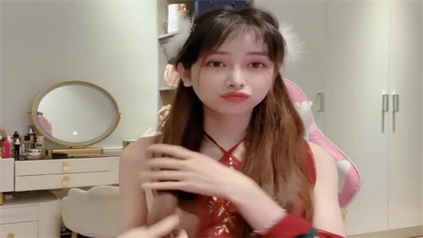 极品女神Anna放飞自我,巨乳丰满被猛男爆操内射