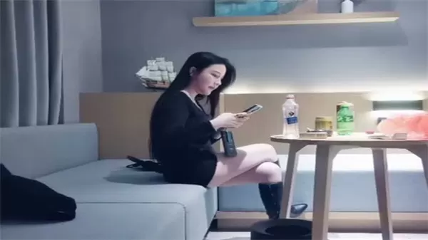 文轩探花：极品巨乳尤物蜜桃臀，被狂操到骚穴高潮淫叫不止