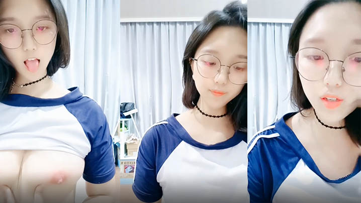 清纯唯美眼镜学生妹骚操作萝莉母狗.